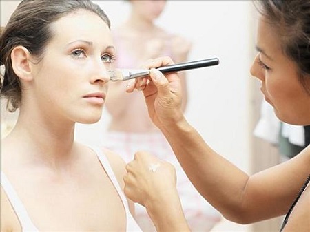 如何学习化妆，化妆过程中需要哪些化妆工具？